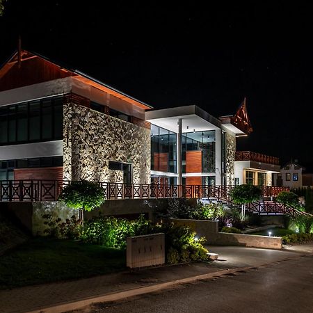 Aura Medical Spa Наленчув Экстерьер фото
