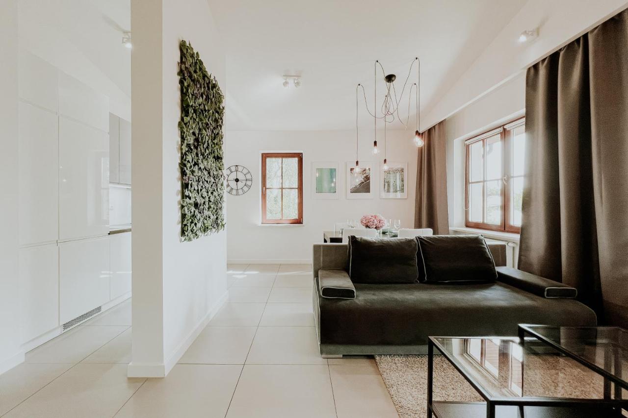 Aura Medical Spa Наленчув Экстерьер фото
